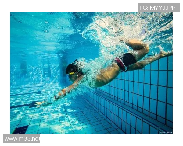 提高游泳技巧的关键方法与训练策略,助力突破自我极限 提高游泳技巧的关键方法与训练策略,助力突破自我极限