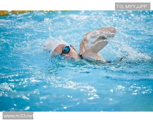 游泳对身体健康的全面益处及其在促进心肺功能、肌肉力量与心理健康中的关键作用