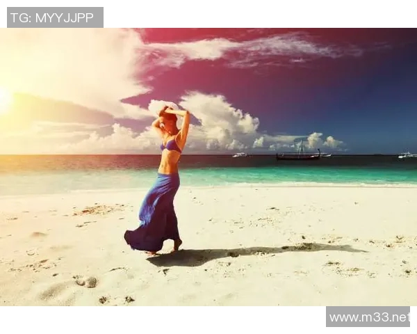 比基尼：从沙滩时尚到全球文化现象的演变与影响